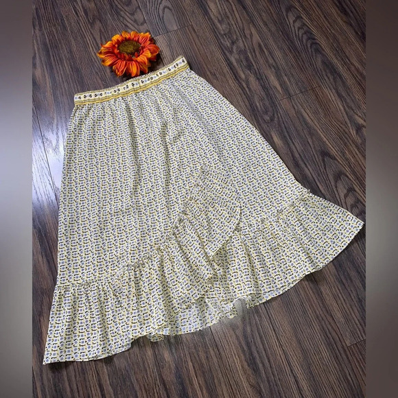 🦋B2G1🦋MAX STUDIO Yellow Peasant Skirt | SMALL | NWT - Picture 2 of 9